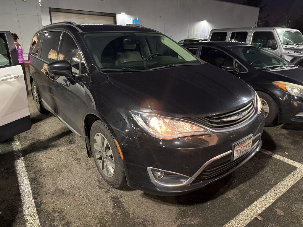 2018 Chrysler Pacifica Hybrid Touring L