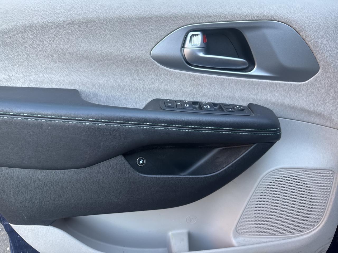 2018 Chrysler Pacifica Hybrid Touring L Warrenton VA