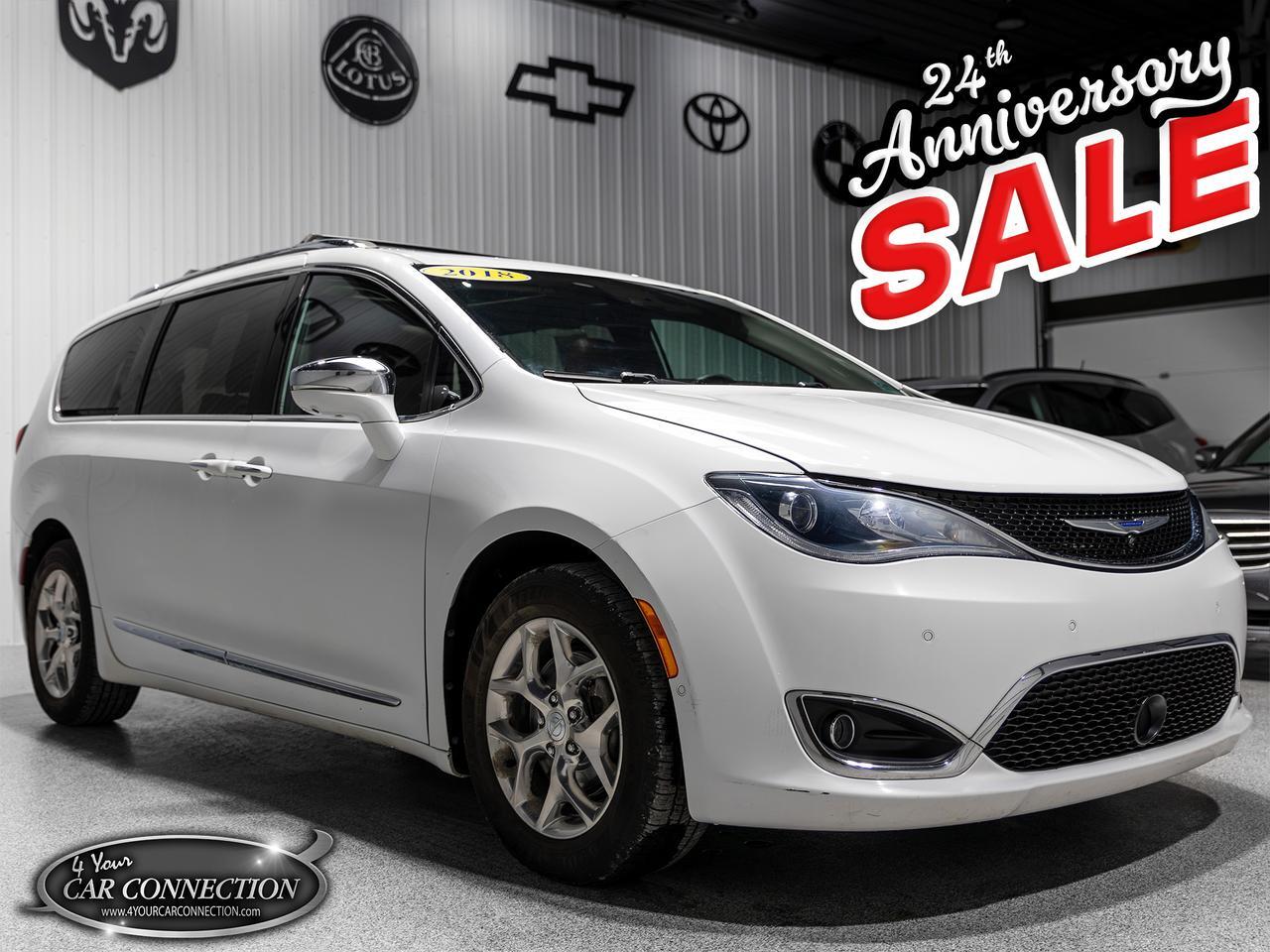 2018 Chrysler Pacifica Limited's photo