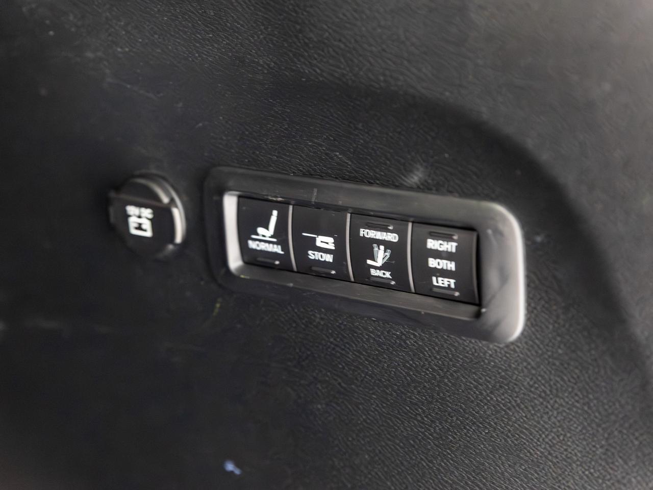 2018 Chrysler Pacifica Limited 7-Passenger NAV Cranberry PA