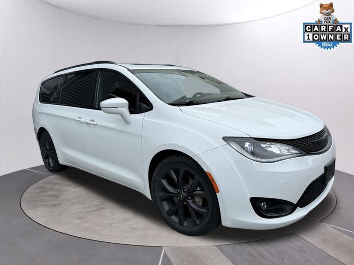 2018 Chrysler Pacifica Limited Oshkosh WI