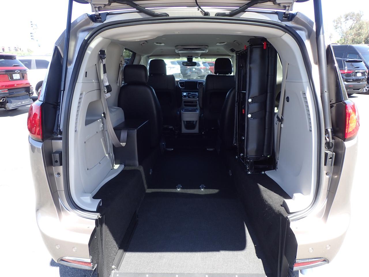 2018 Chrysler Pacifica Touring L Anaheim CA