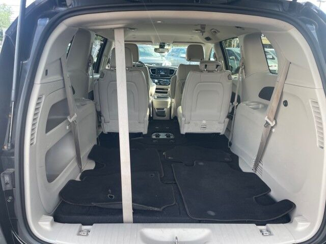 2018 Chrysler Pacifica Touring L Cleveland OH