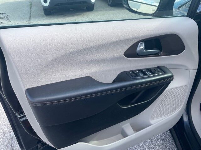 2018 Chrysler Pacifica Touring L Cleveland OH