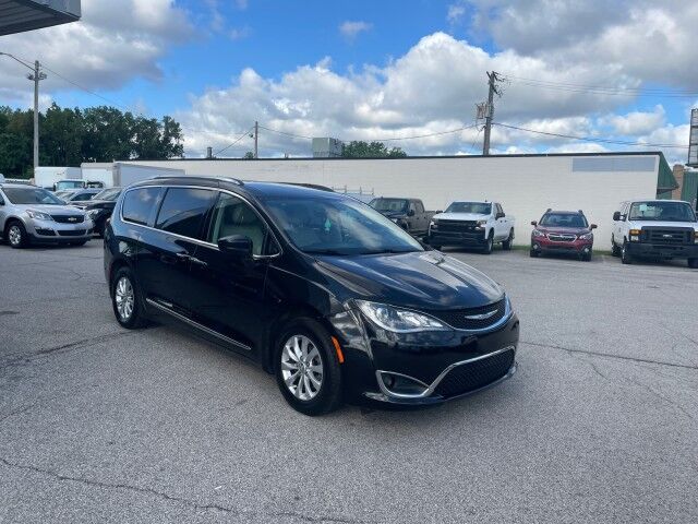 2018 Chrysler Pacifica Touring L Cleveland OH