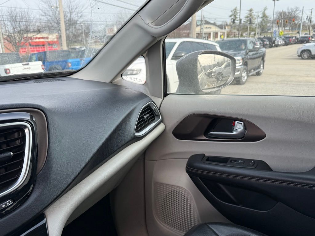 2018 Chrysler Pacifica Touring L Crestwood KY