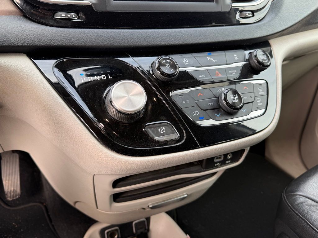 2018 Chrysler Pacifica Touring L Crestwood KY