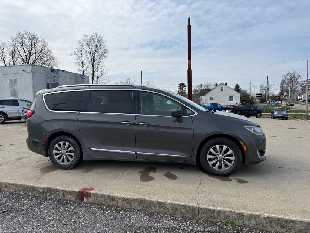 2018 Chrysler Pacifica Touring L Crestwood KY