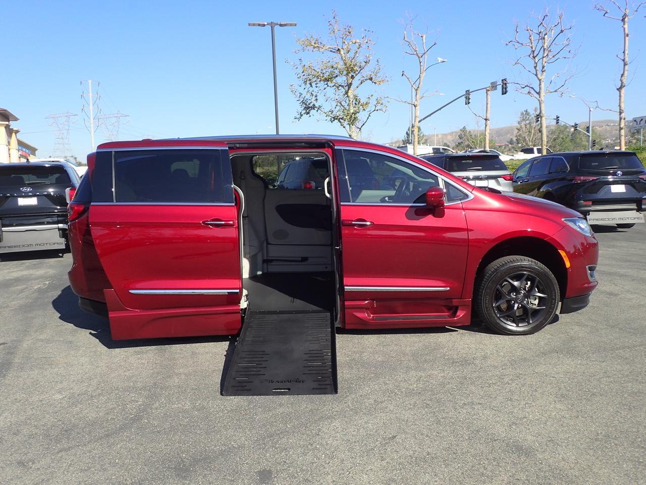 2018 Chrysler Pacifica Touring L Plus Anaheim CA