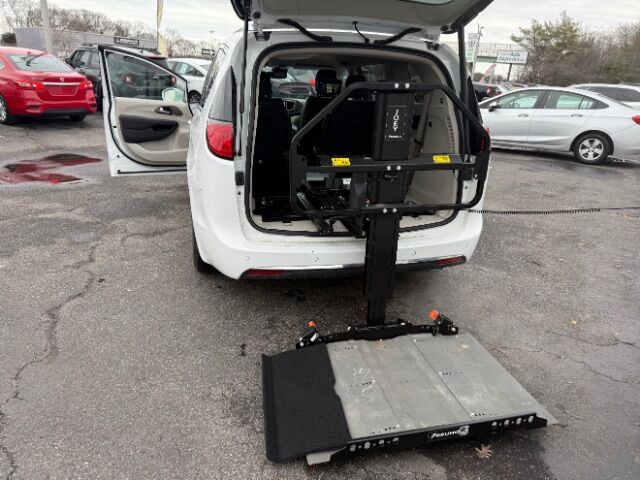 2018 Chrysler Pacifica Touring L Plus East Islip NY