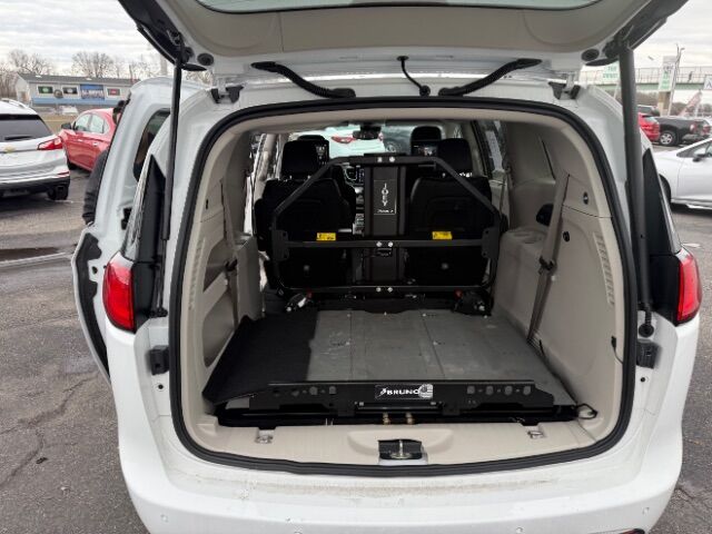 2018 Chrysler Pacifica Touring L Plus East Islip NY