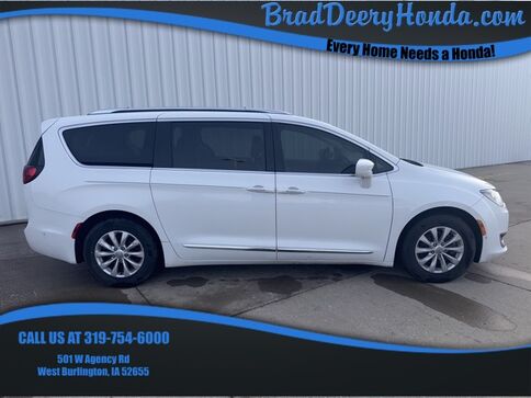 2018_Chrysler_Pacifica_Touring L Plus_ West Burlington IA