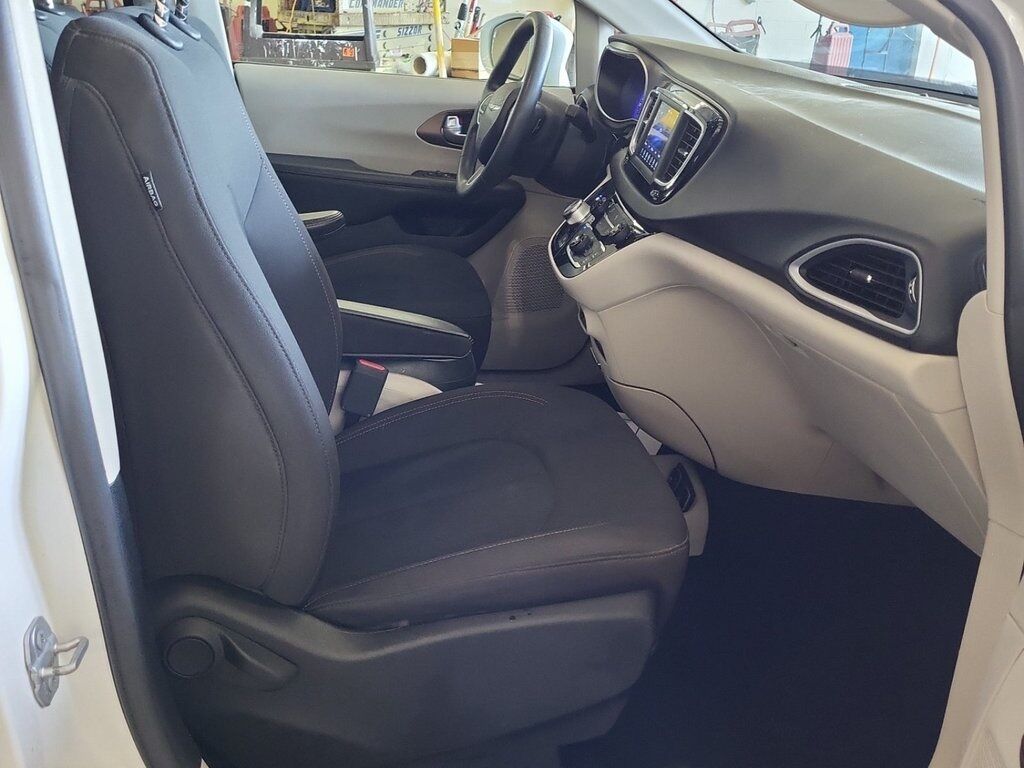 2018 Chrysler Pacifica Touring Plus Akron OH