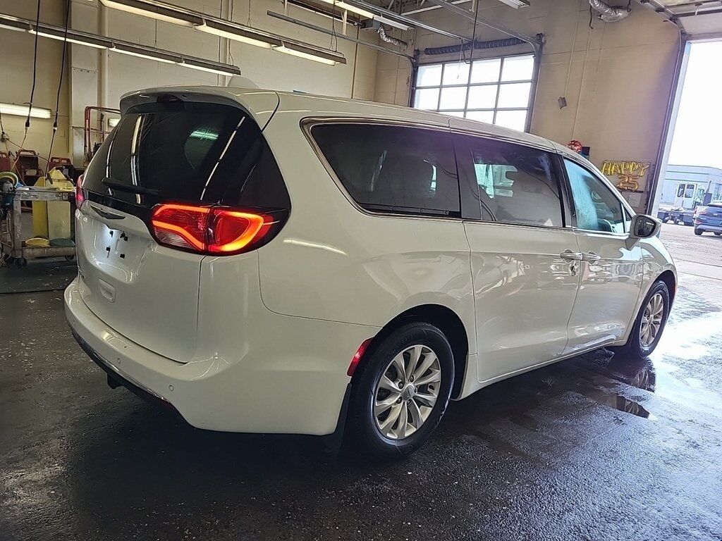 2018 Chrysler Pacifica Touring Plus Akron OH