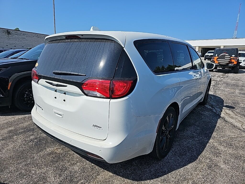 2018 Chrysler Pacifica Touring Plus Akron OH