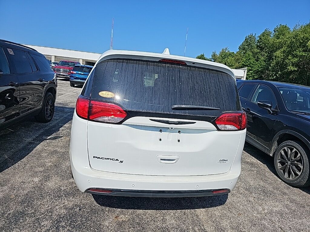 2018 Chrysler Pacifica Touring Plus Akron OH