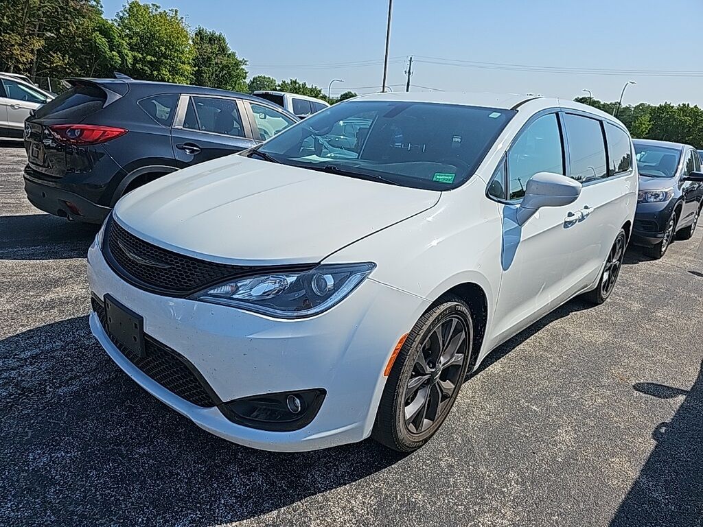 2018 Chrysler Pacifica Touring Plus Akron OH