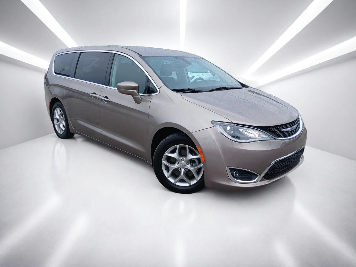 2018 Chrysler Pacifica Touring Plus Minivan 4D Maitland FL
