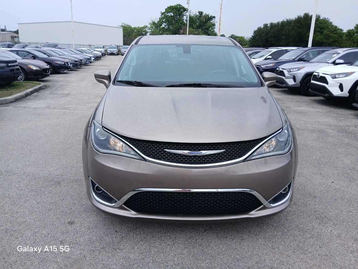 2018 Chrysler Pacifica Touring Plus Minivan 4D