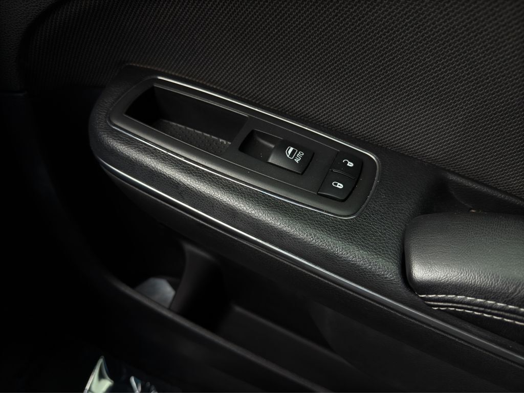 2018 DODGE CHARGER SXT Columbus OH