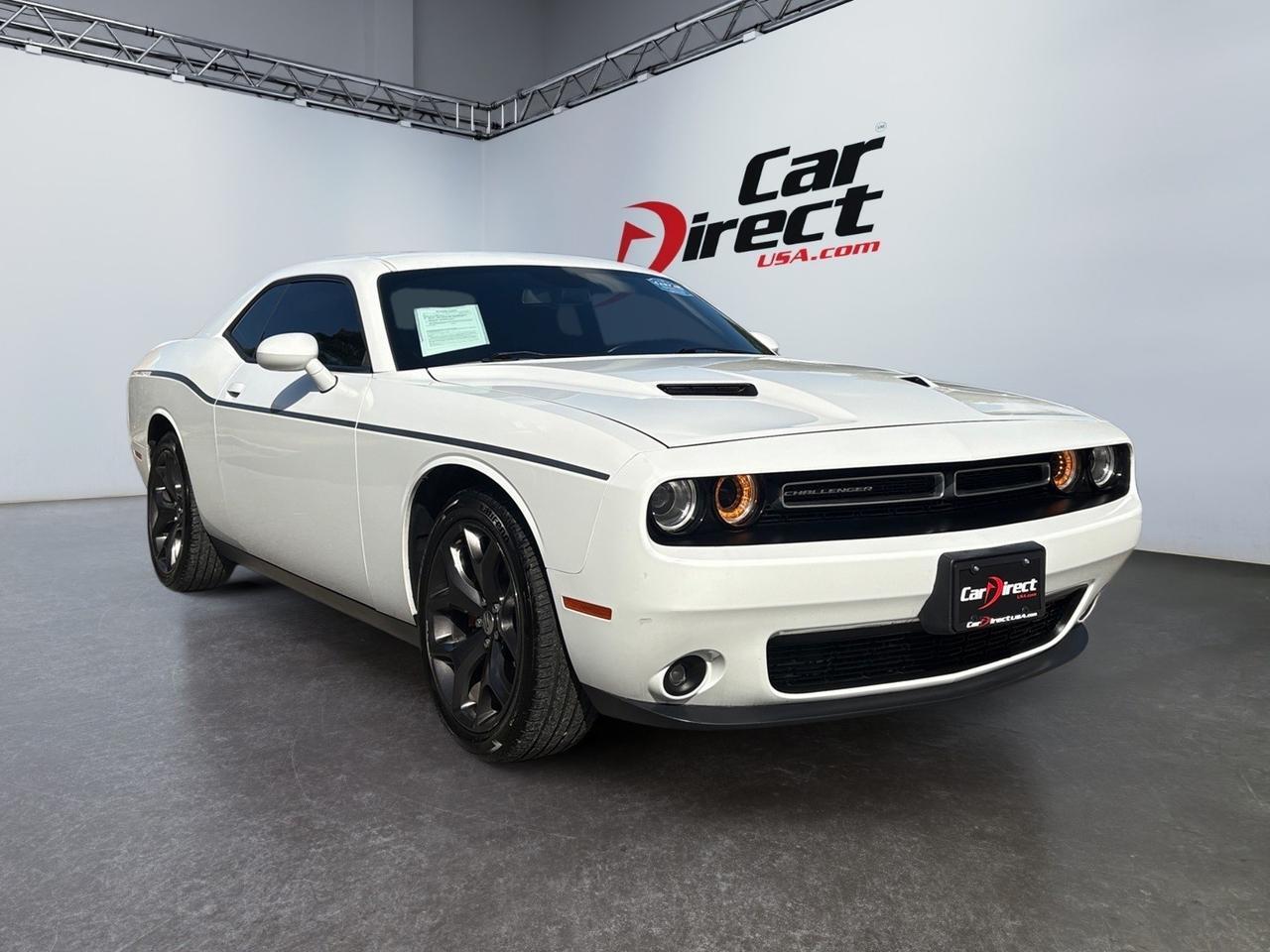 2018 Dodge Challenger SXT,BACKUP CAMERA, PARKING SENSORS, HEATED STEERING WHEEL & SEATS, SUNROOF, APPLE CARPLAY/ANDROID AUTO, BLIND SPOT ALERT, LOW MILEAGE, CLEAN CARFAX, CHALLENGE THE ROAD!