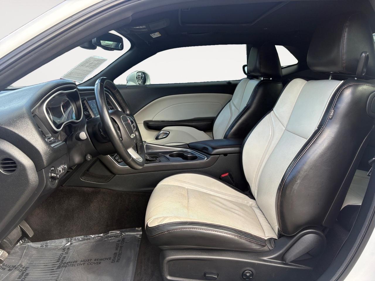 2018 Dodge Challenger SXT,BACKUP CAMERA, PARKING SENSORS, HEATED STEERING WHEEL & SEATS, SUNROOF, APPLE CARPLAY/ANDROID AUTO, BLIND SPOT ALERT, LOW MILEAGE, CLEAN CARFAX, CHALLENGE THE ROAD! Virginia Beach VA