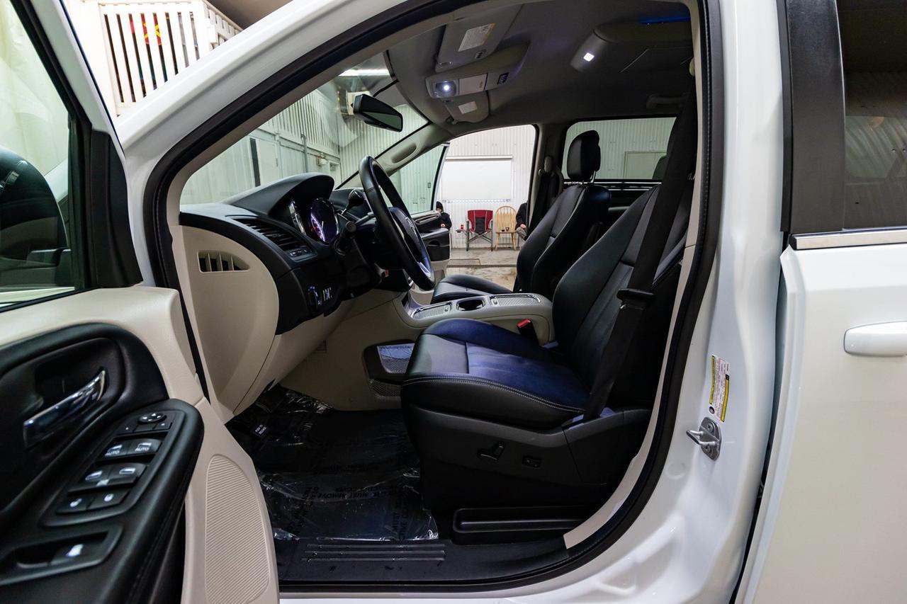 2018 Dodge Grand Caravan Crew Plus Leather Nav BCam Red Deer AB