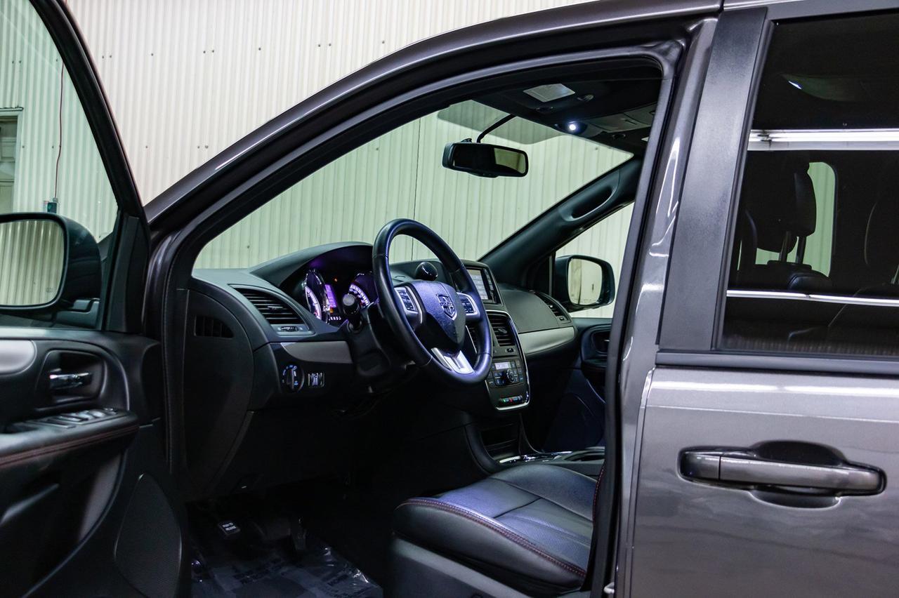 2018 Dodge Grand Caravan GT Leather BCam Red Deer AB