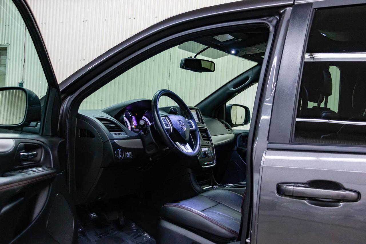 2018 Dodge Grand Caravan GT Leather BCam Red Deer AB
