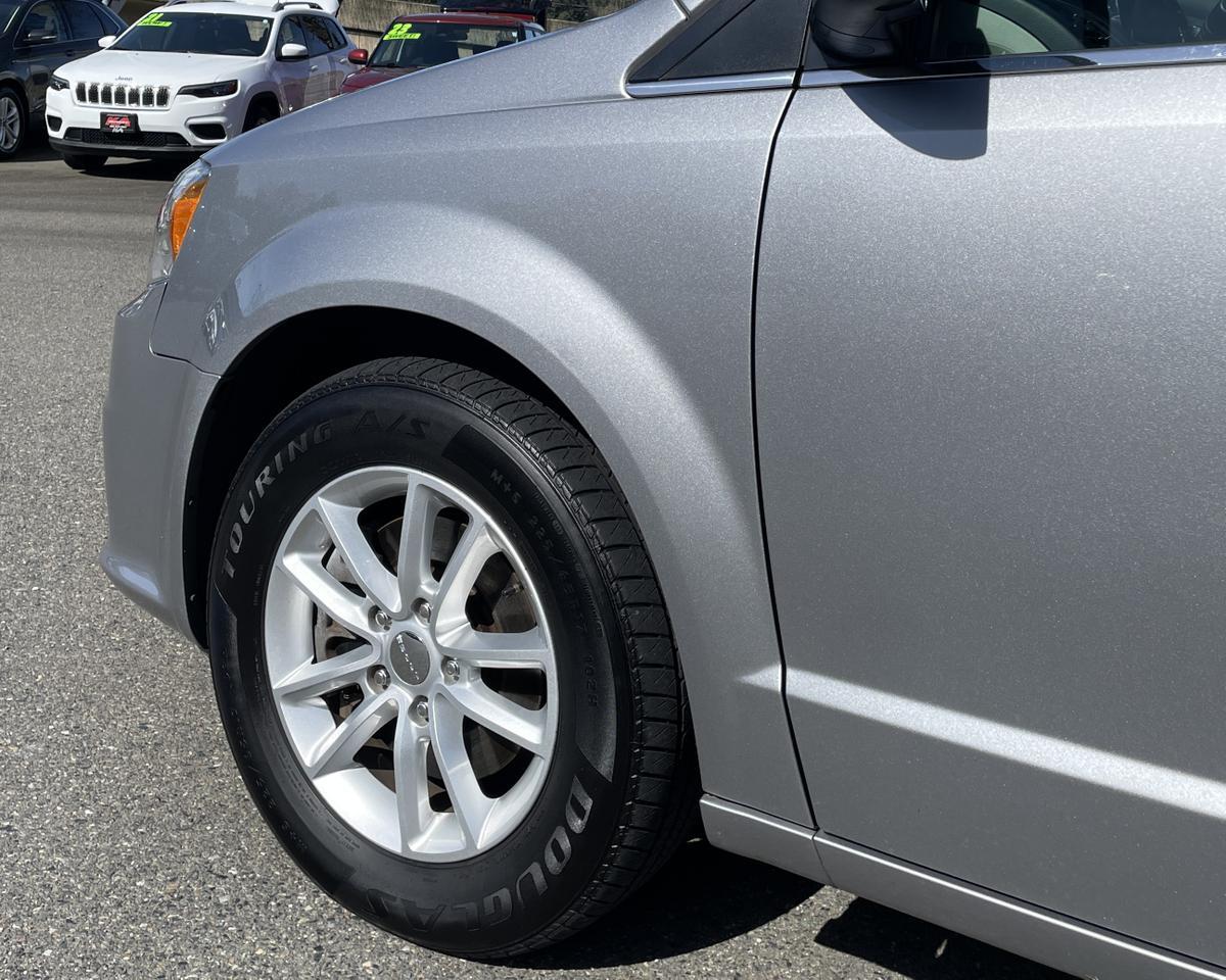 2018 Dodge Grand Caravan Passenger SXT Minivan 4D