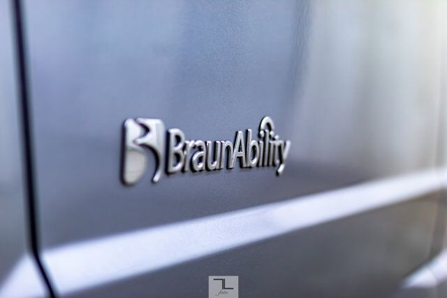 2018 Dodge Grand Caravan SE Plus Braun Ability Wheelchair Lift BCam Red Deer AB