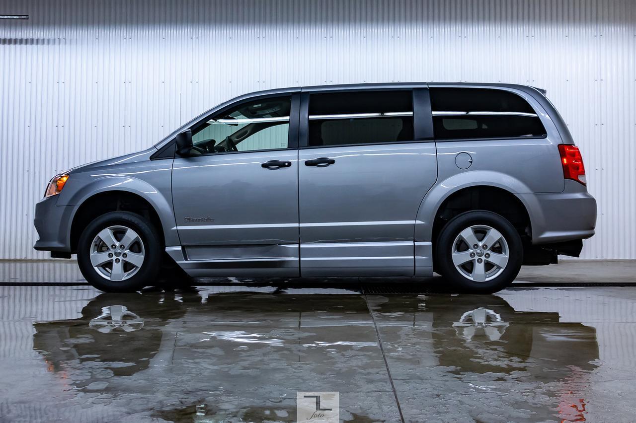 2018 Dodge Grand Caravan SE Plus Braun Ability Wheelchair Lift BCam Red Deer AB