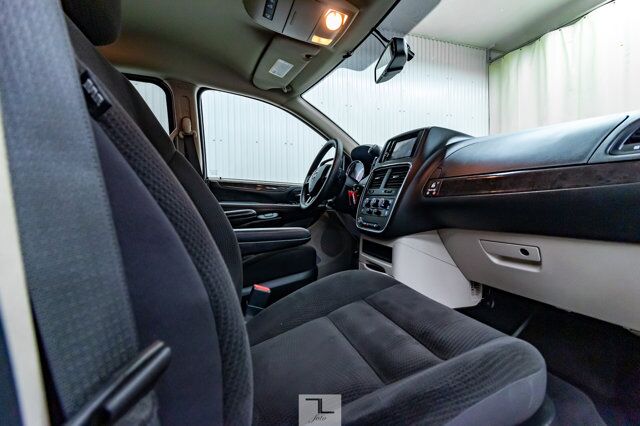 2018 Dodge Grand Caravan SE Plus Braun Ability Wheelchair Lift BCam Red Deer AB