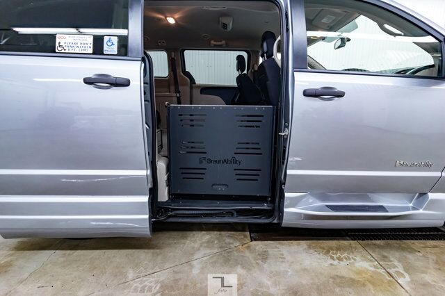2018 Dodge Grand Caravan SE Plus Braun Ability Wheelchair Lift BCam Red Deer AB