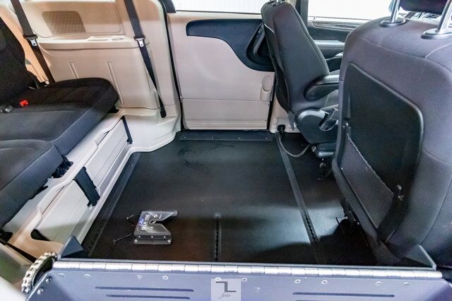 2018 Dodge Grand Caravan SE Plus Braun Ability Wheelchair Lift BCam Red Deer AB