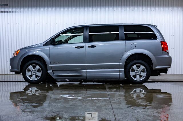 2018 Dodge Grand Caravan SE Plus Braun Ability Wheelchair Lift BCam Red Deer AB