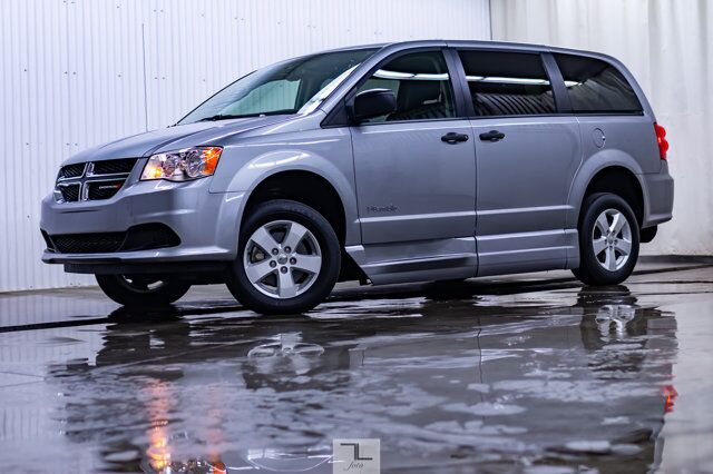 2018 Dodge Grand Caravan SE Plus Braun Ability Wheelchair Lift BCam Red Deer AB