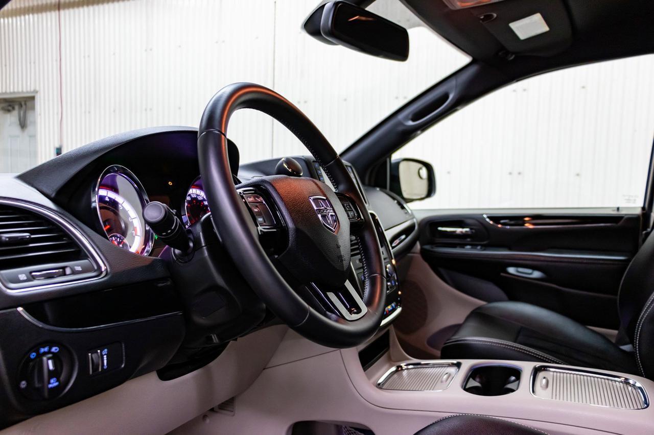 2018 Dodge Grand Caravan SXT Premium Plus Nav DVD BCam Red Deer AB