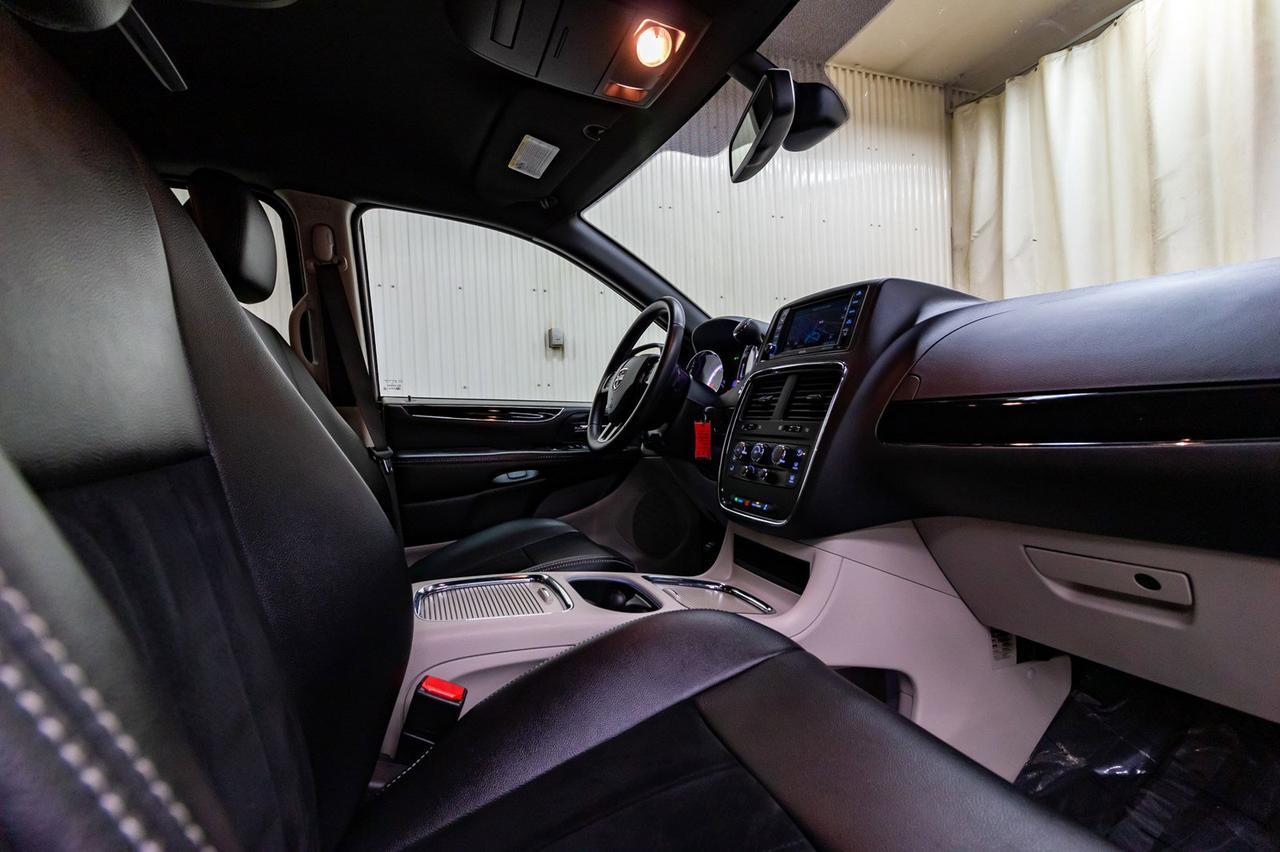 2018 Dodge Grand Caravan SXT Premium Plus Nav DVD BCam Red Deer AB