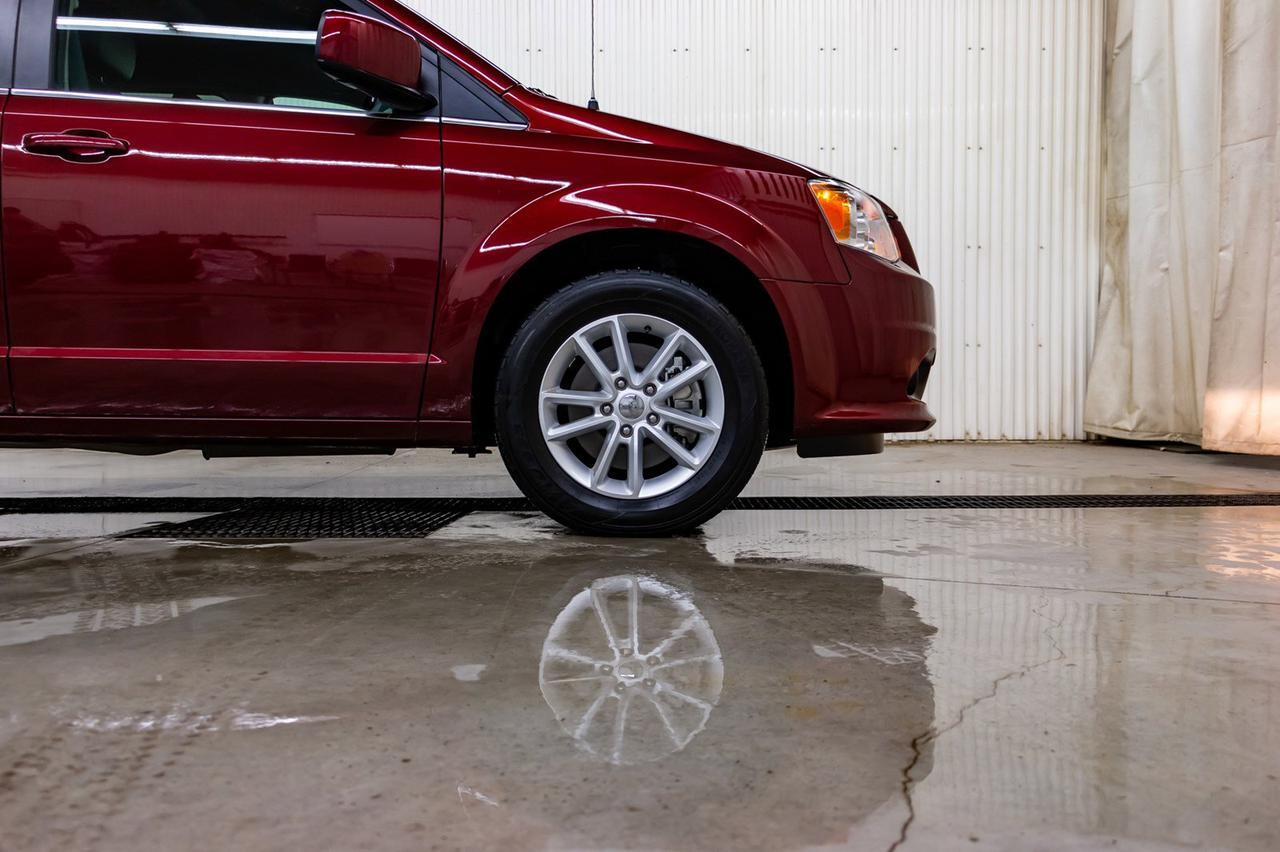 2018 Dodge Grand Caravan SXT Premium Plus Nav DVD BCam Red Deer AB