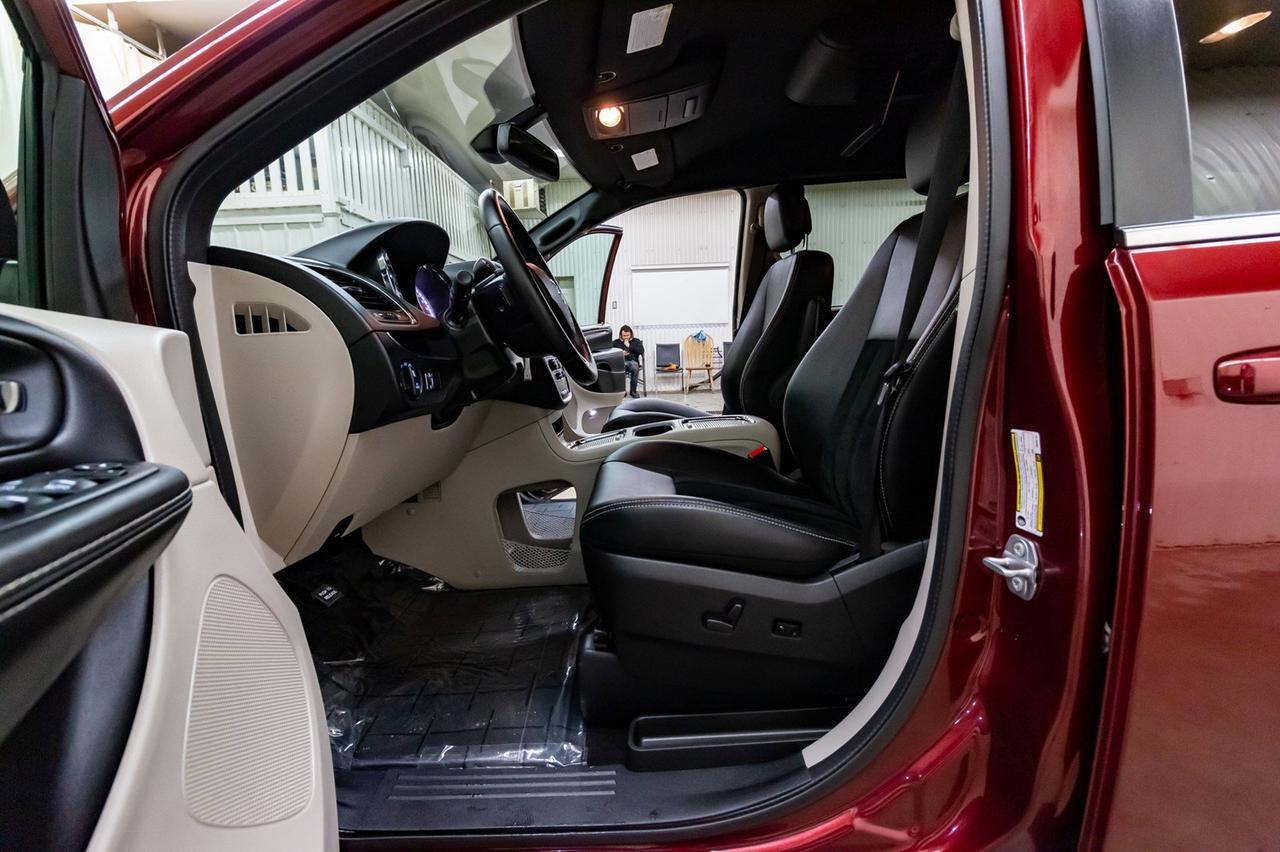 2018 Dodge Grand Caravan SXT Premium Plus Nav DVD BCam Red Deer AB