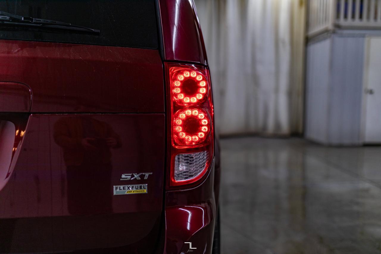 2018 Dodge Grand Caravan SXT Stow N' Go Red Deer AB