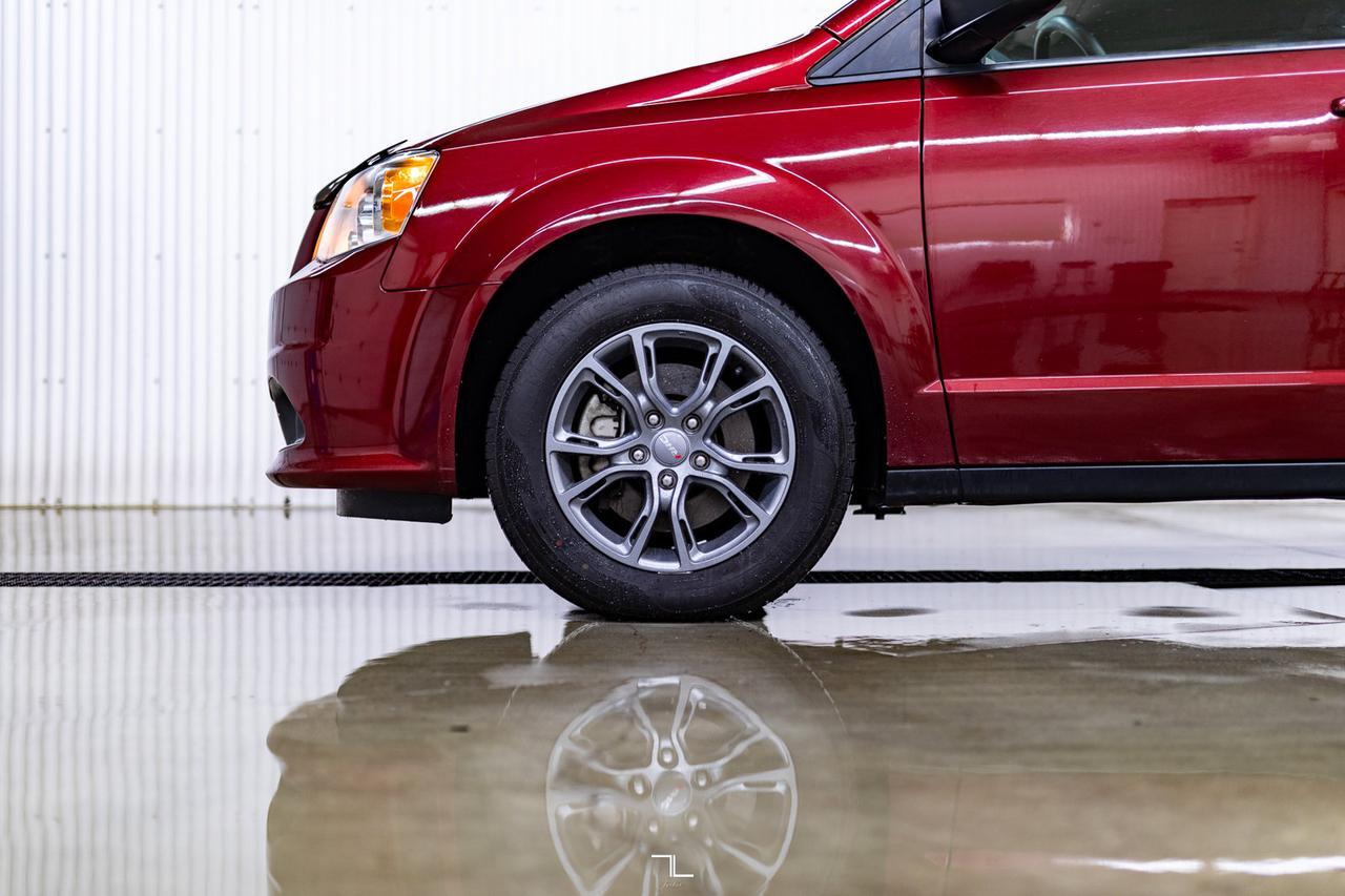 2018 Dodge Grand Caravan SXT Stow N' Go Red Deer AB