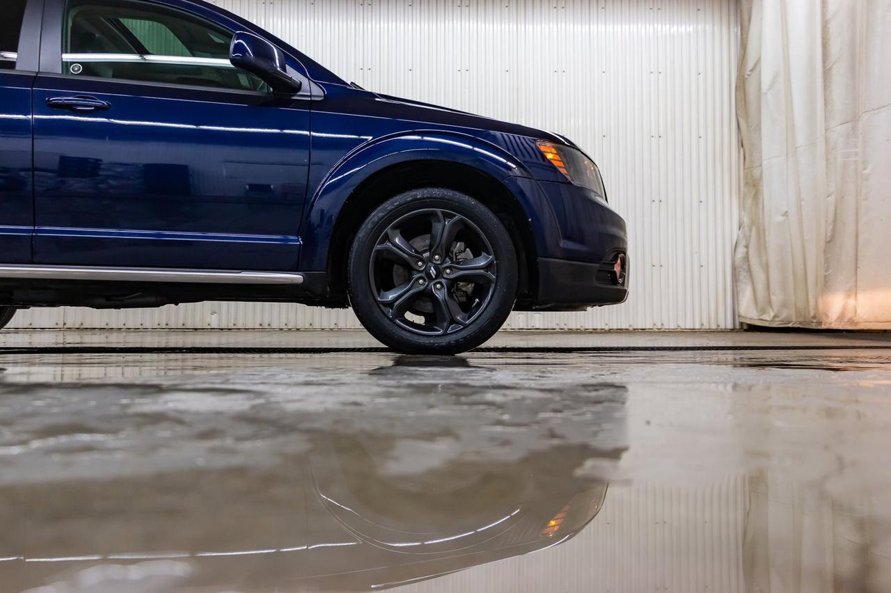 2018 Dodge Journey AWD Crossroad 3rd Row Leather Roof Nav DVD Red Deer AB