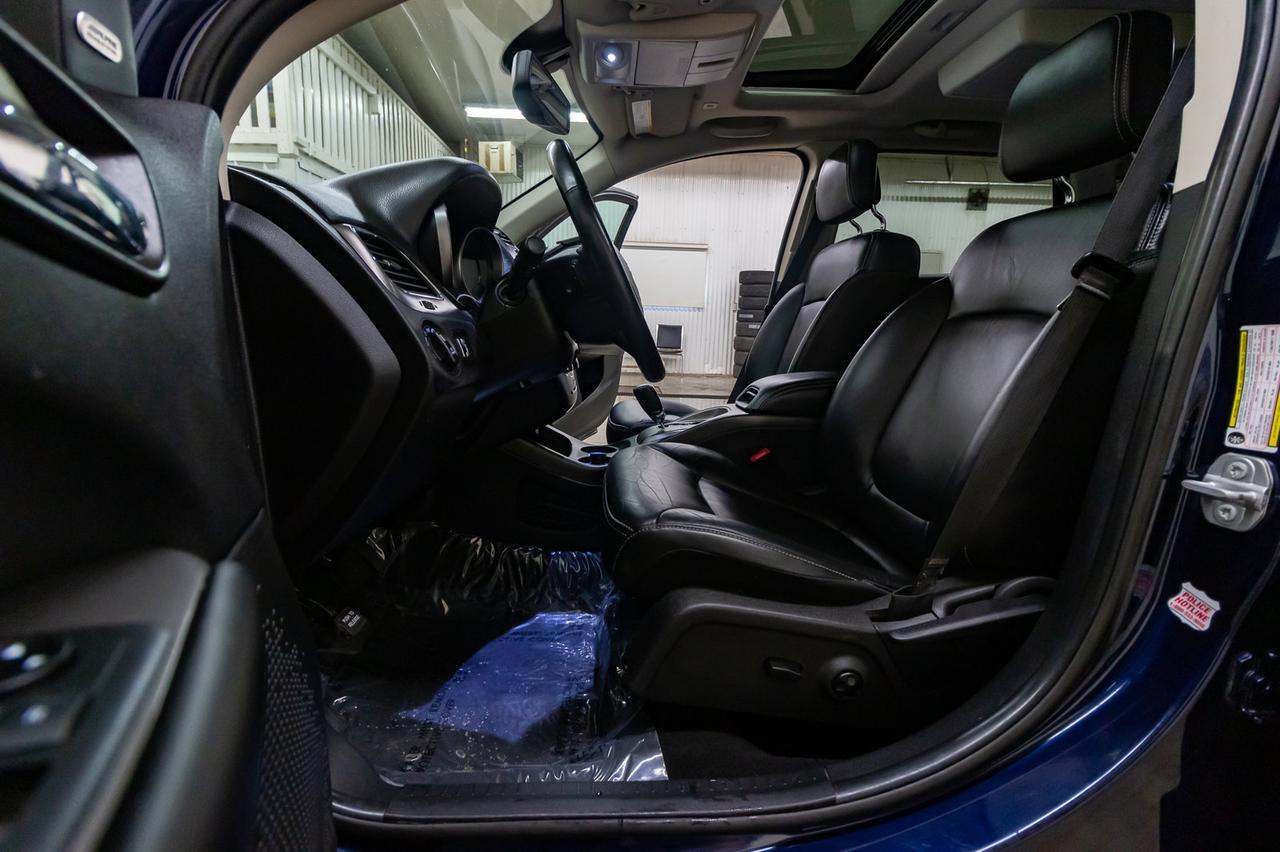 2018 Dodge Journey AWD Crossroad 3rd Row Leather Roof Nav DVD Red Deer AB