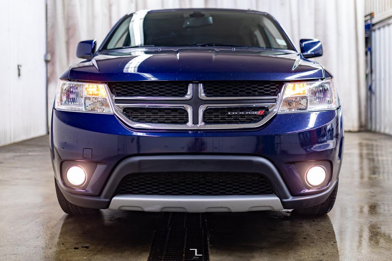 2018 Dodge Journey AWD SXT 7 Passenger Red Deer AB