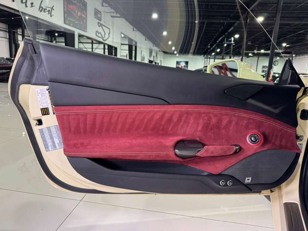 2018 Ferrari 488 GTB Avorio paint, Bordeaux interior, Daytona racing seats, JBL Professional audio AND MUCH MORE!! Fort Lauderdale FL