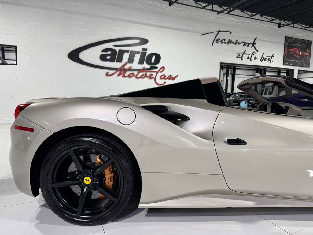 2018 Ferrari 488 Spider Nuovo Grigio Ingrid paint, Tortora interior, gold brake calipers, carbon galore AND MUCH MORE!! Fort Lauderdale FL