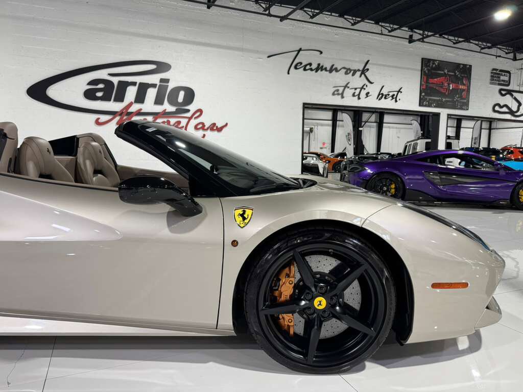 2018 Ferrari 488 Spider Nuovo Grigio Ingrid paint, Tortora interior, gold brake calipers, carbon galore AND MUCH MORE!! Fort Lauderdale FL