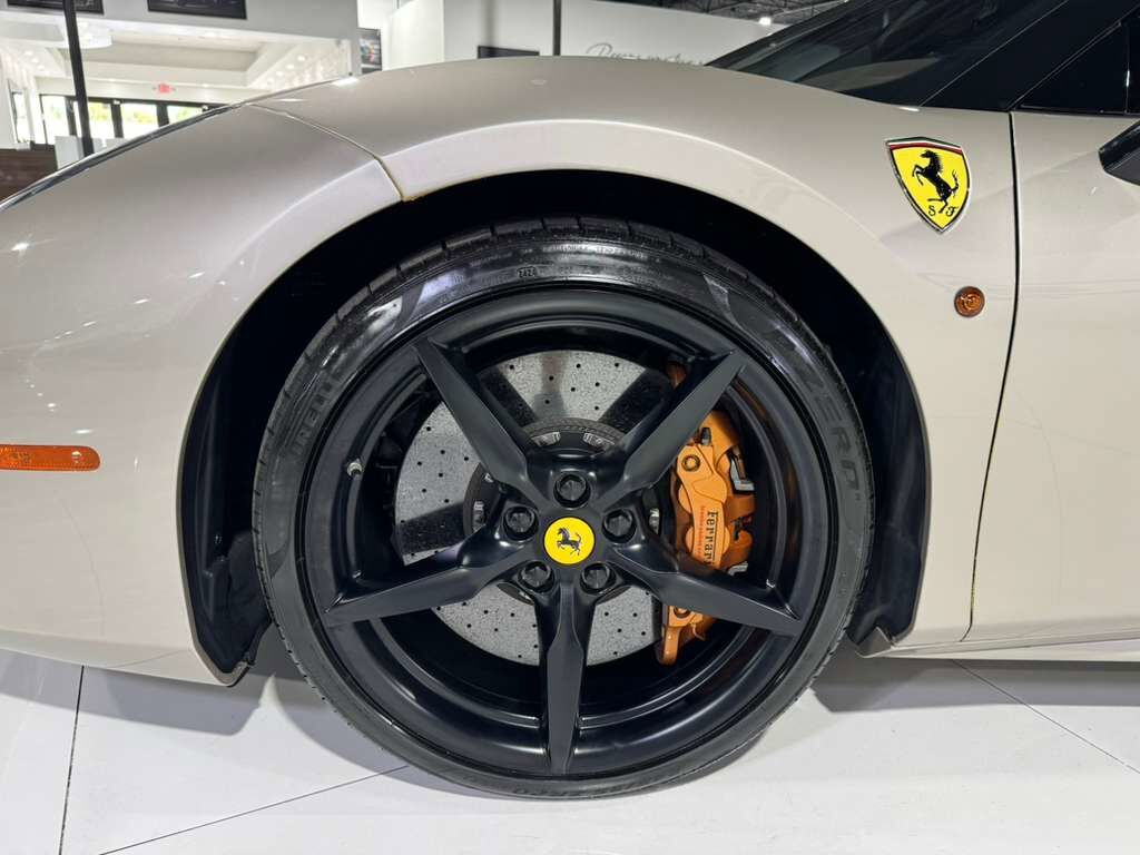 2018 Ferrari 488 Spider Nuovo Grigio Ingrid paint, Tortora interior, gold brake calipers, carbon galore AND MUCH MORE!! Fort Lauderdale FL